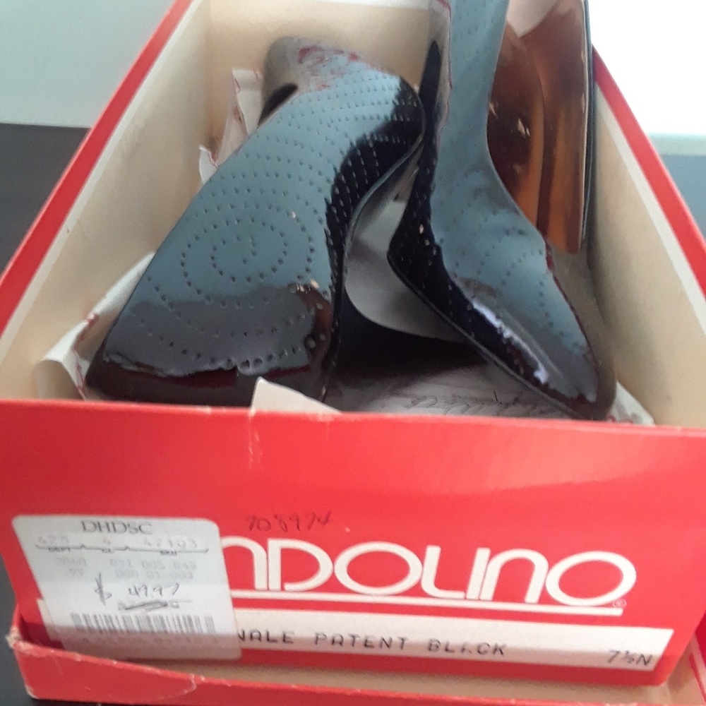 Black Patent pump - Picture 3 of 4